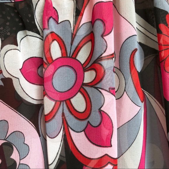 🦋Butterfly sleeve top🦋 - Picture 8 of 8